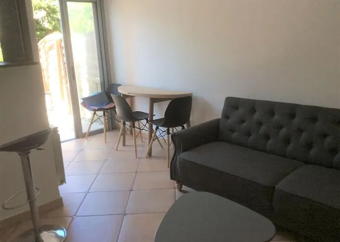 Apartman Cap Studio-cabine Jardin Clos, Port Et