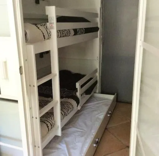 Cap Studio-cabine Jardin Clos, Port Et *